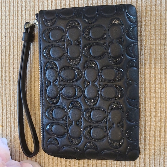 Coach boxed sparkle signature leather corner zip wristlet - Picture 4 of 14